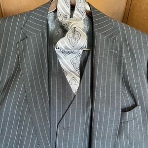Steve Harvey 3 piece Suit